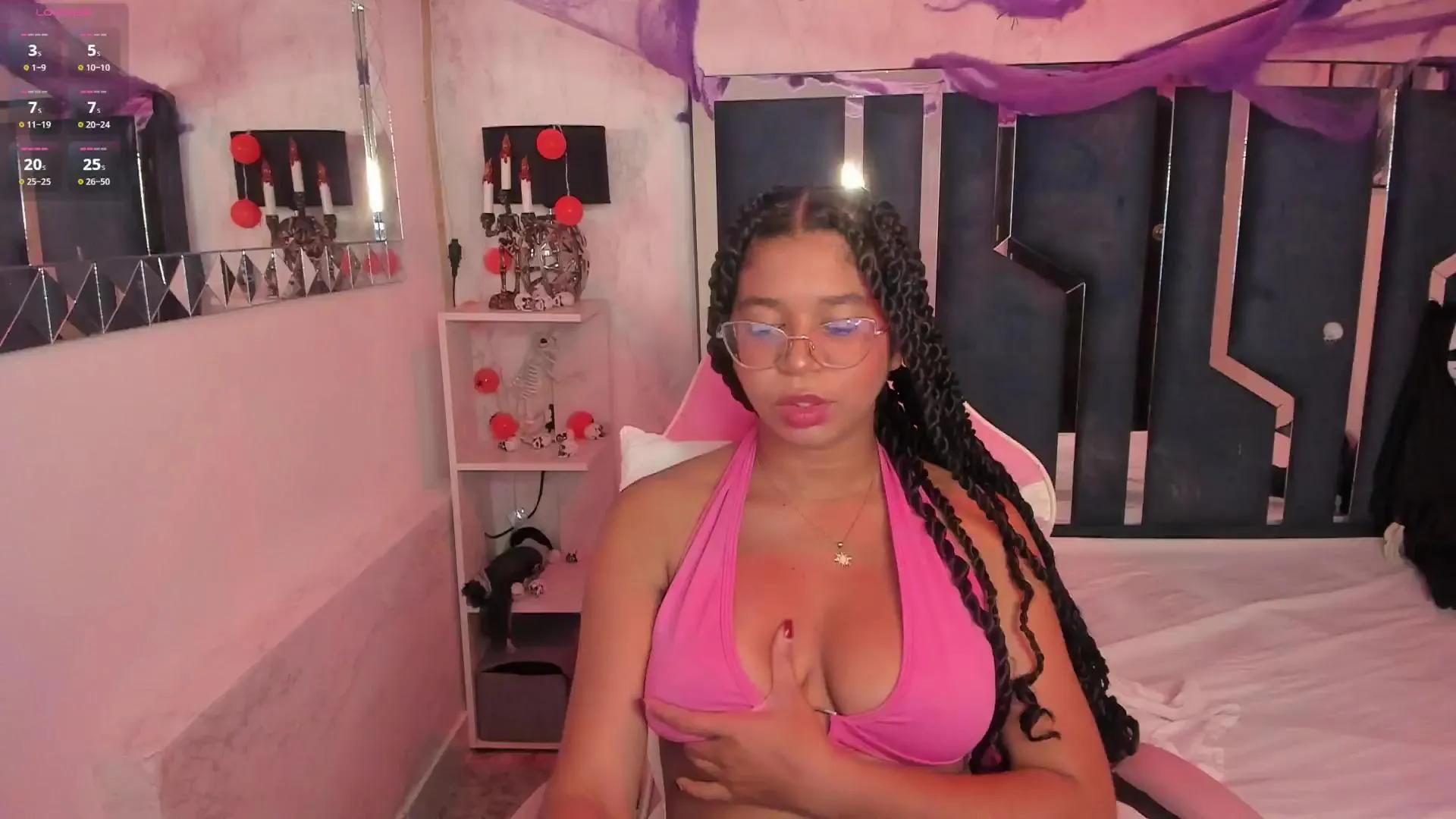 Offline MilaHall on Cam4