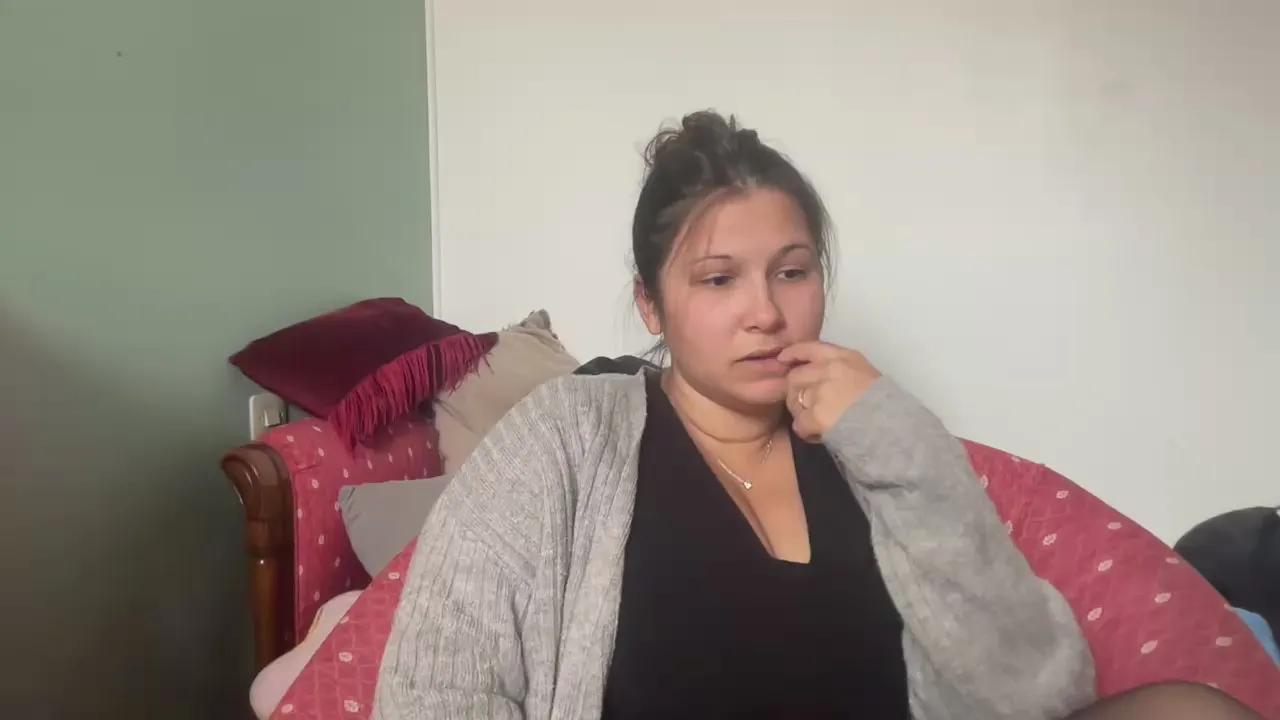 Offline minettesexy1 on Cam4