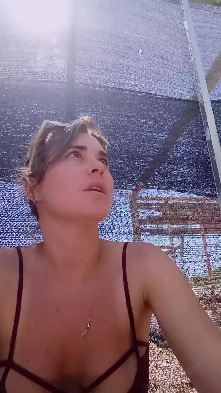 Offline Miss_fantasy_ on Cam4