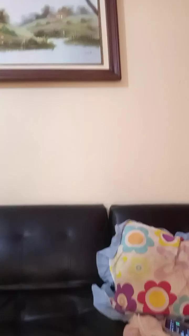 Offline Monica2702 on Cam4