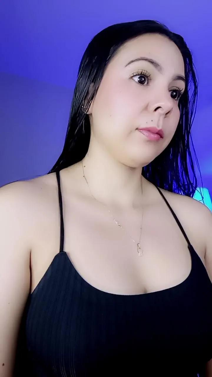 Offline MonyCat_ on Cam4