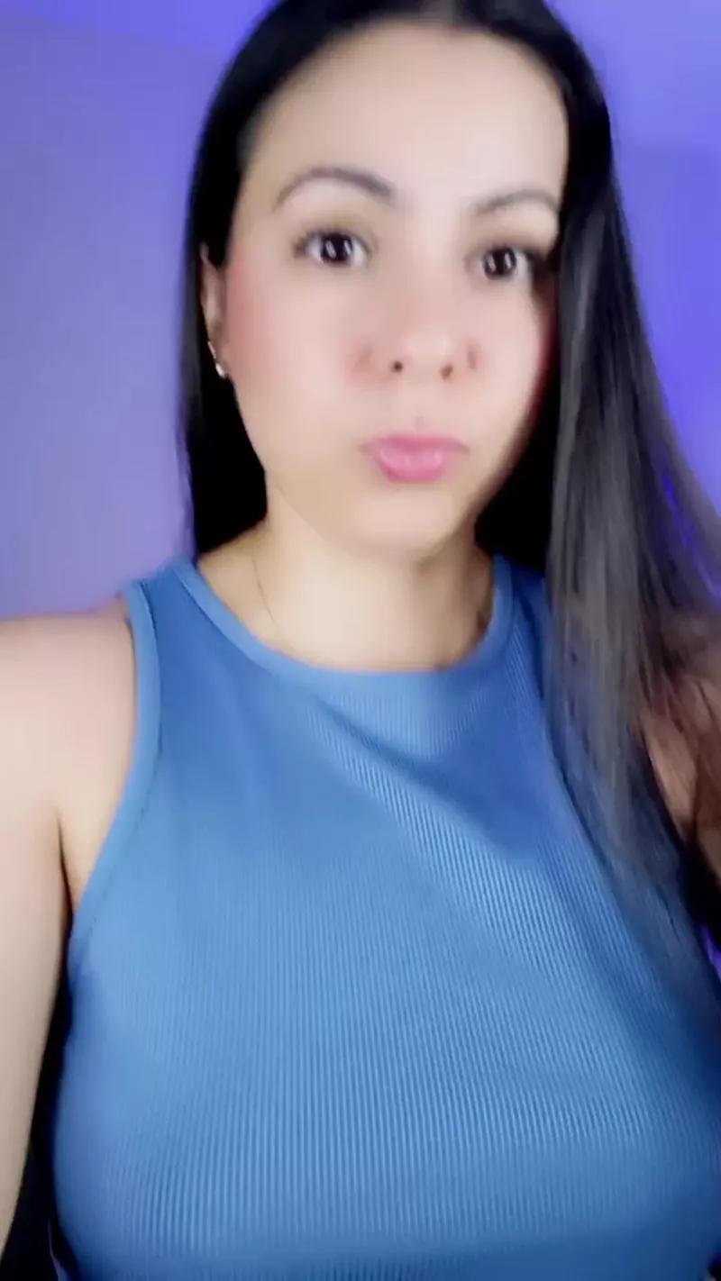 Offline MonyCat_ on Cam4