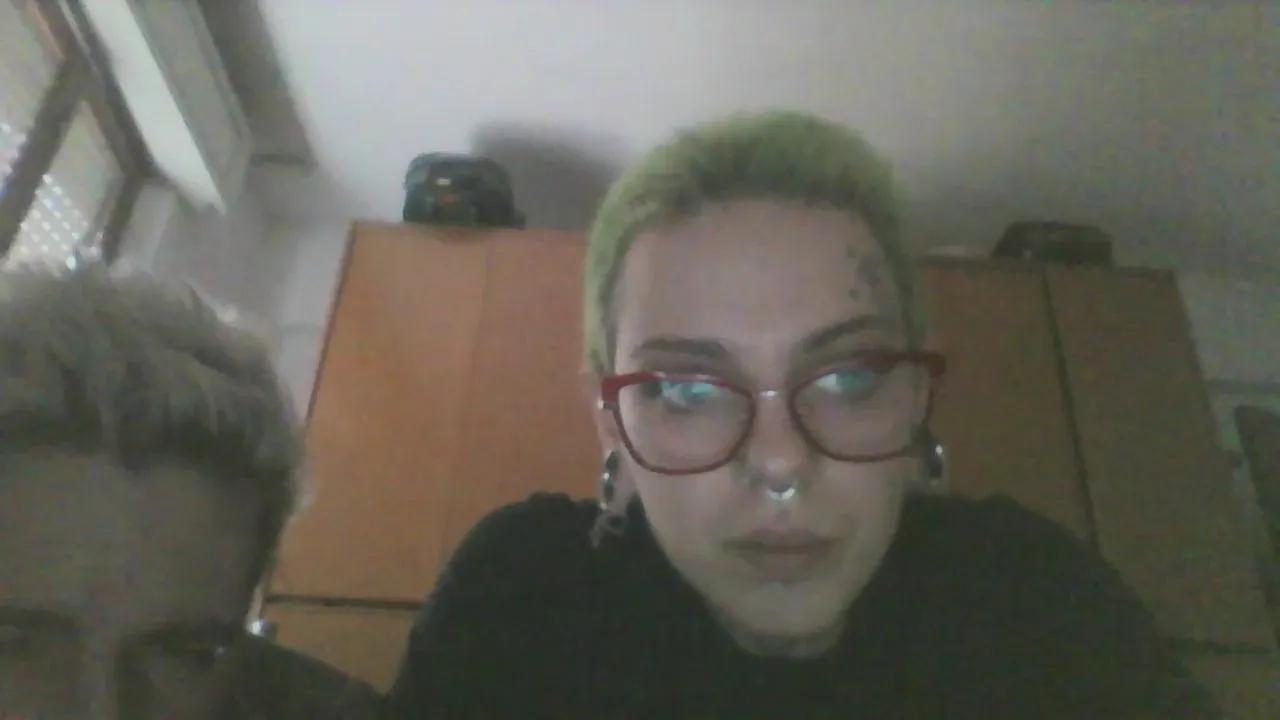 Offline MorenaBlackMoon on Cam4