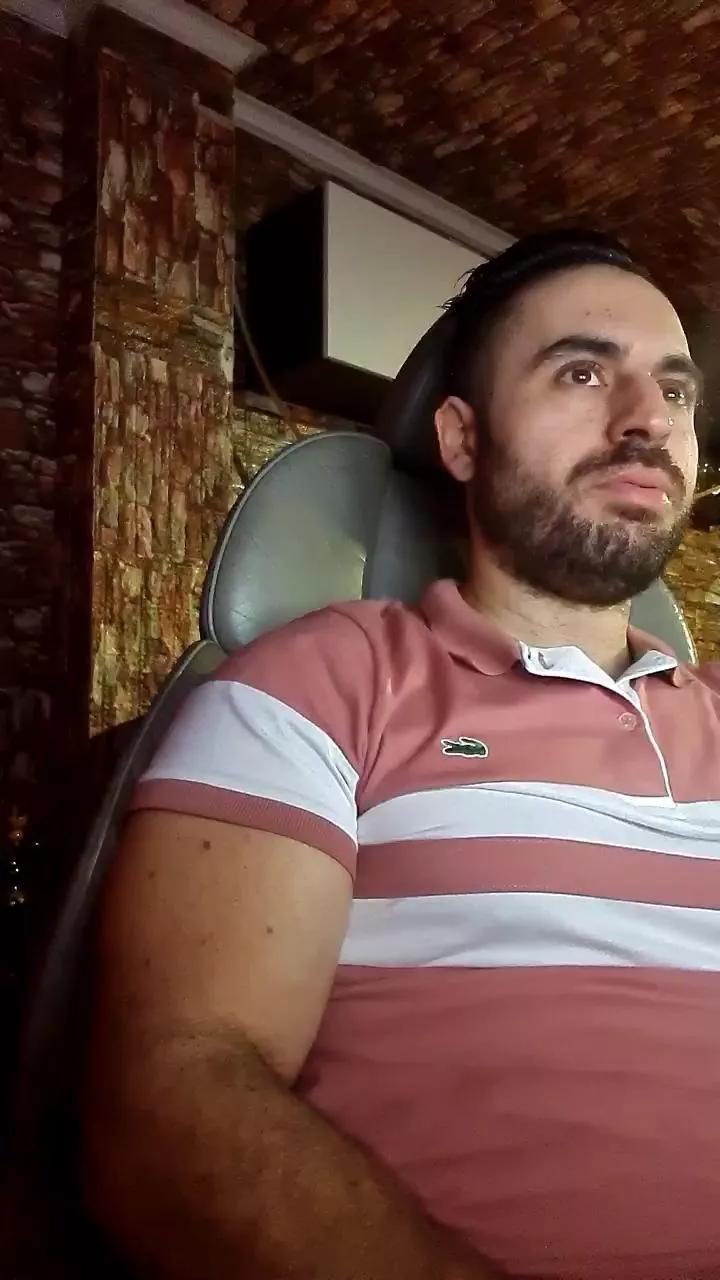 Offline Morenovlc848489 on Cam4