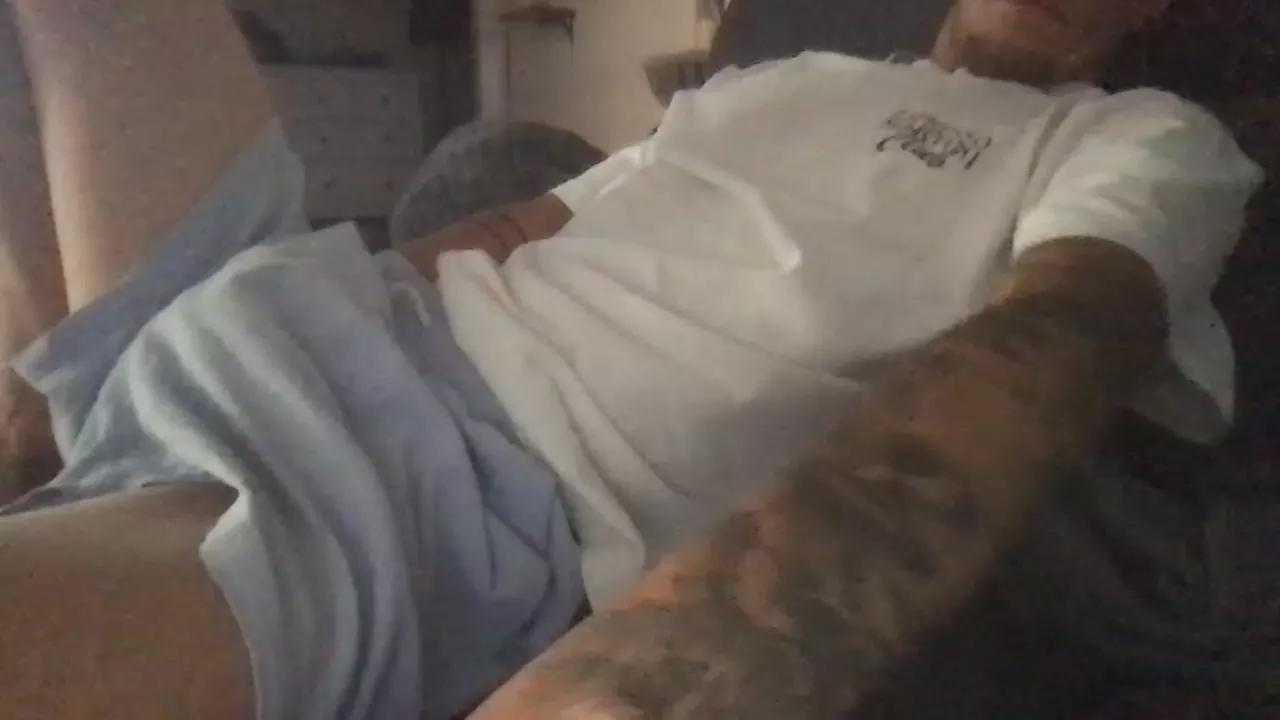 Offline Mr_02_93 on Cam4