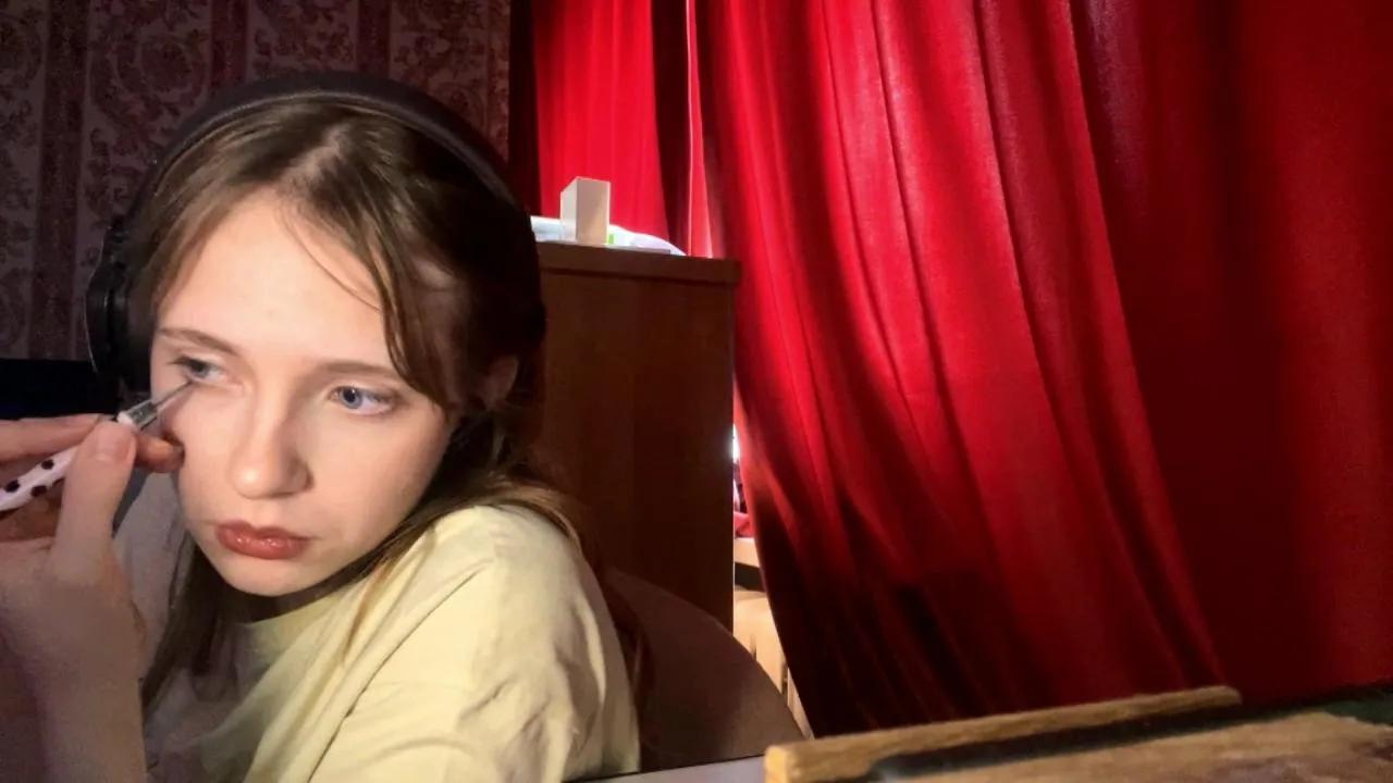 Offline MyrtisMcclard on Cam4