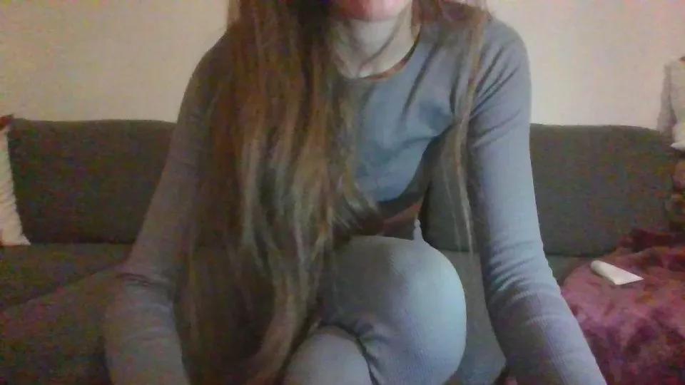 Offline Nanahings on Cam4