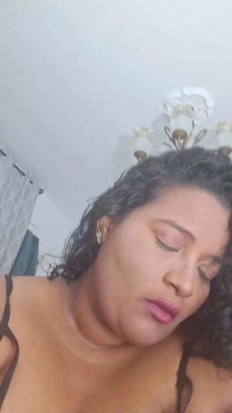 Offline nanda6_sexy on Cam4