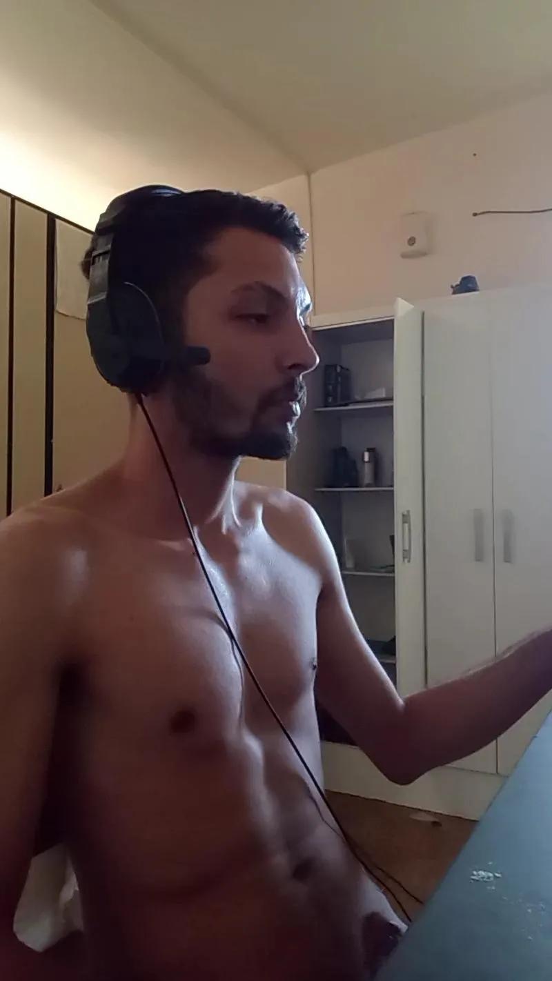 Offline napolitano231 on Cam4