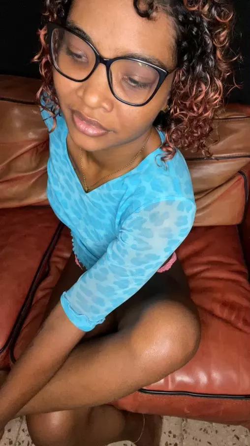 Offline naya_love on Cam4