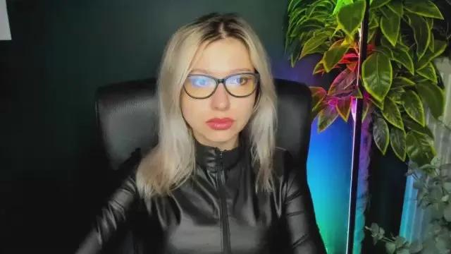 Offline niceHEIDI on Cam4