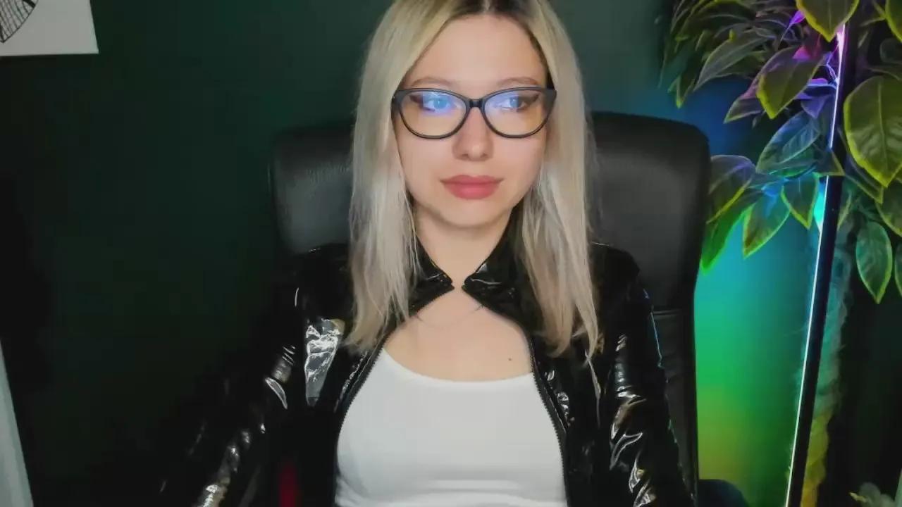Offline niceHEIDI on Cam4