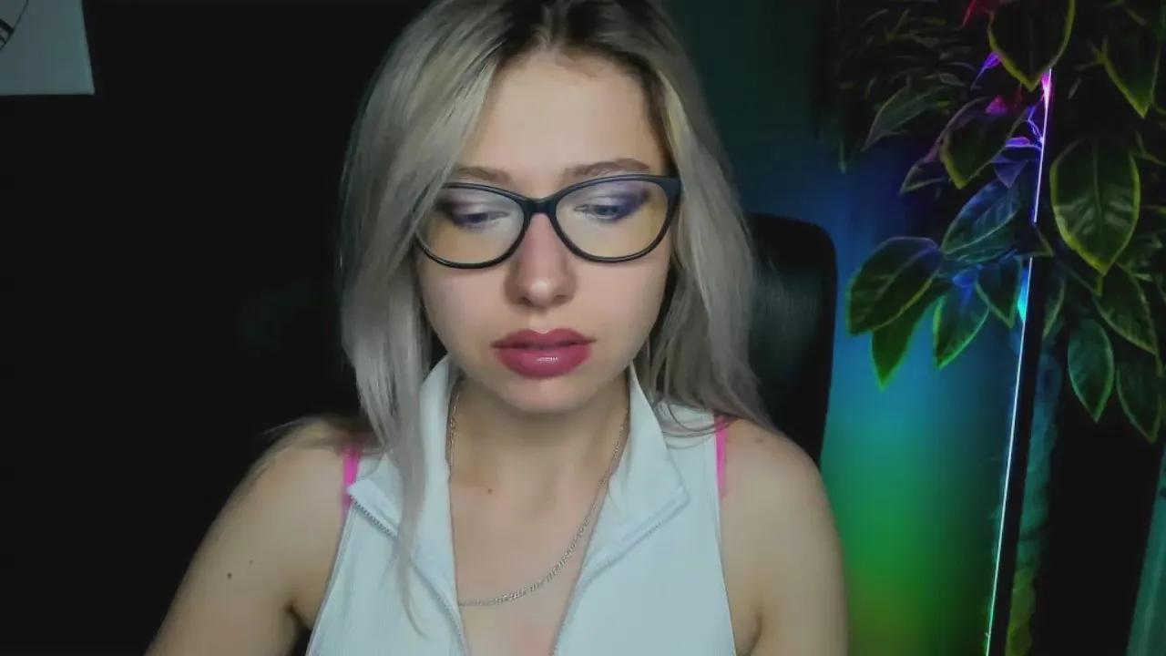 Offline niceHEIDI on Cam4