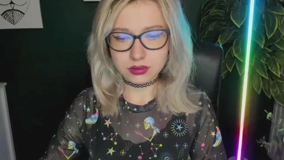 Offline niceHEIDI on Cam4