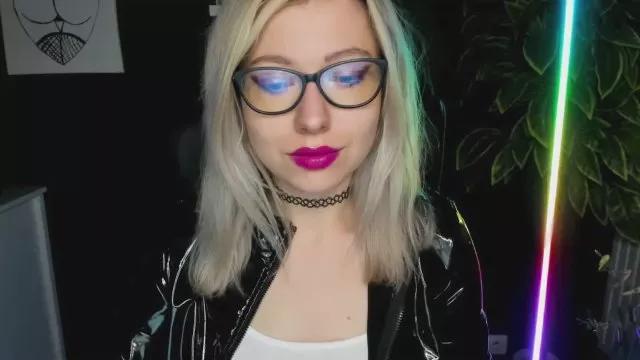 Offline niceHEIDI on Cam4