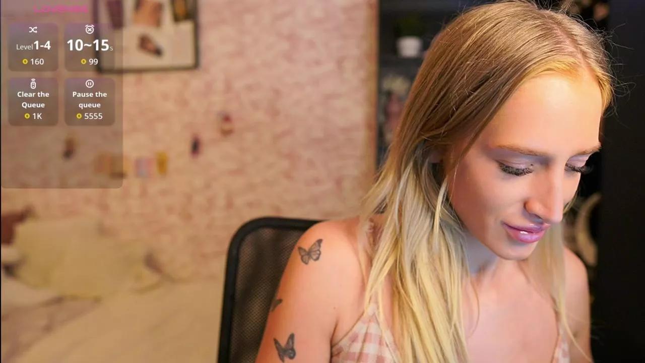 Offline Nicolette__Shea on Cam4