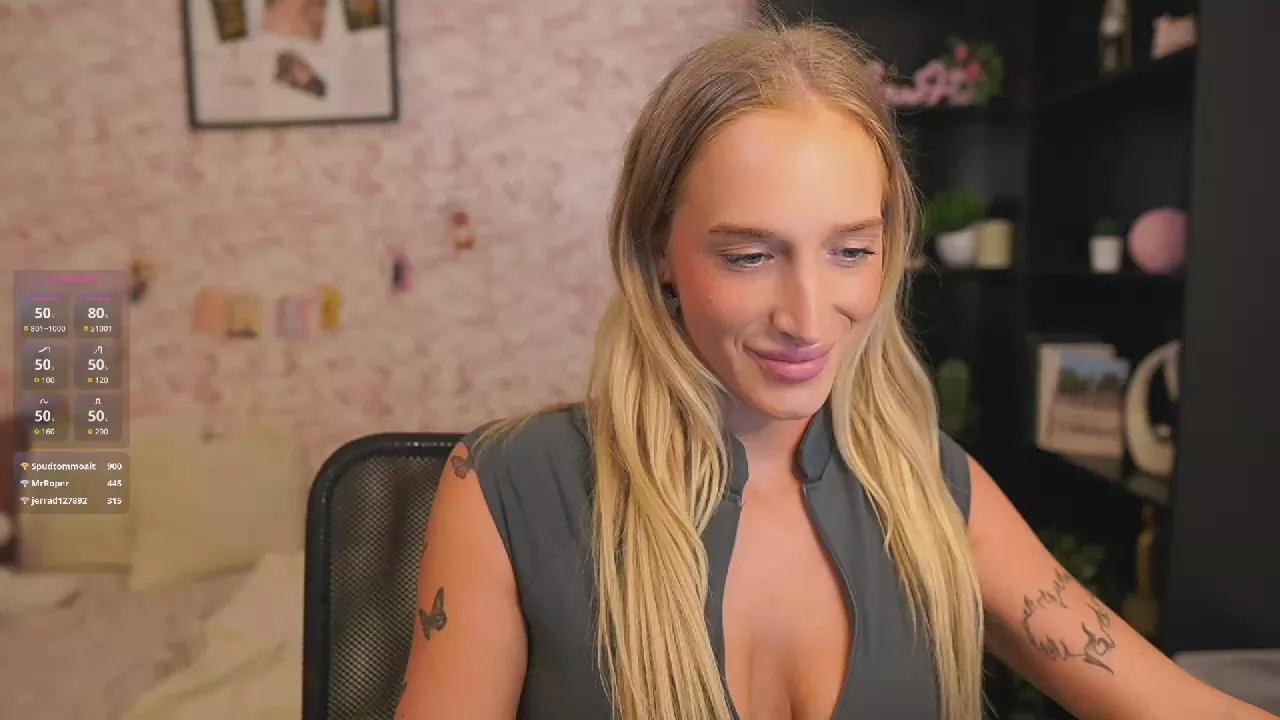 Offline Nicolette__Shea on Cam4