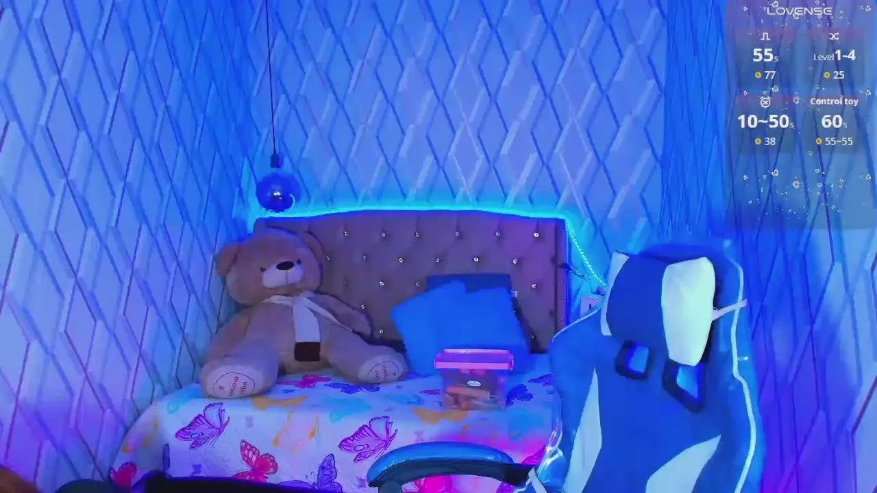 Offline Nicolletaylor on Cam4