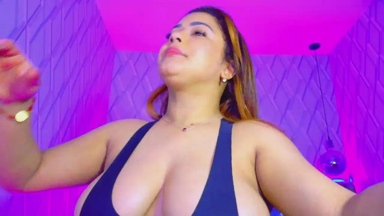 Offline Nicolletaylor on Cam4