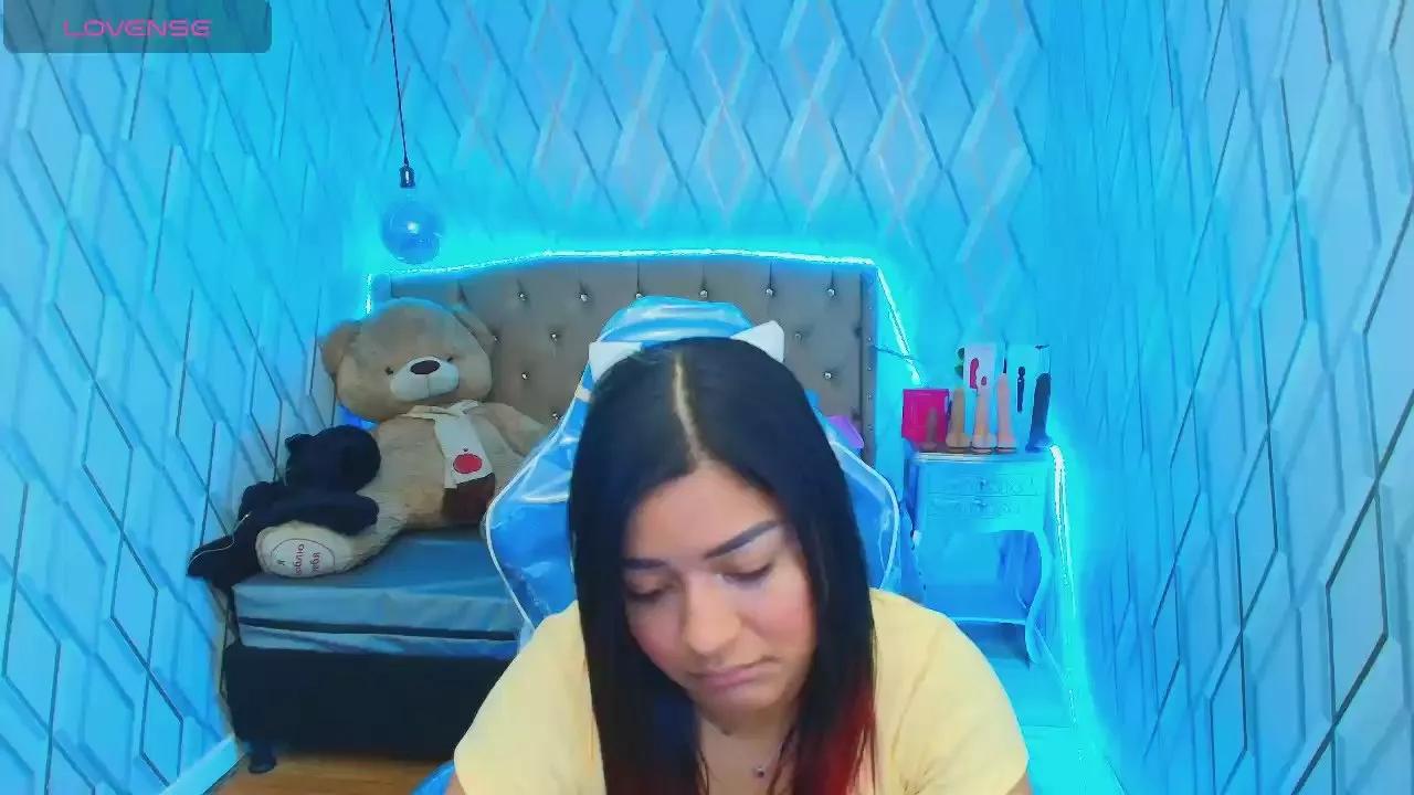 Offline Nicolletaylor on Cam4