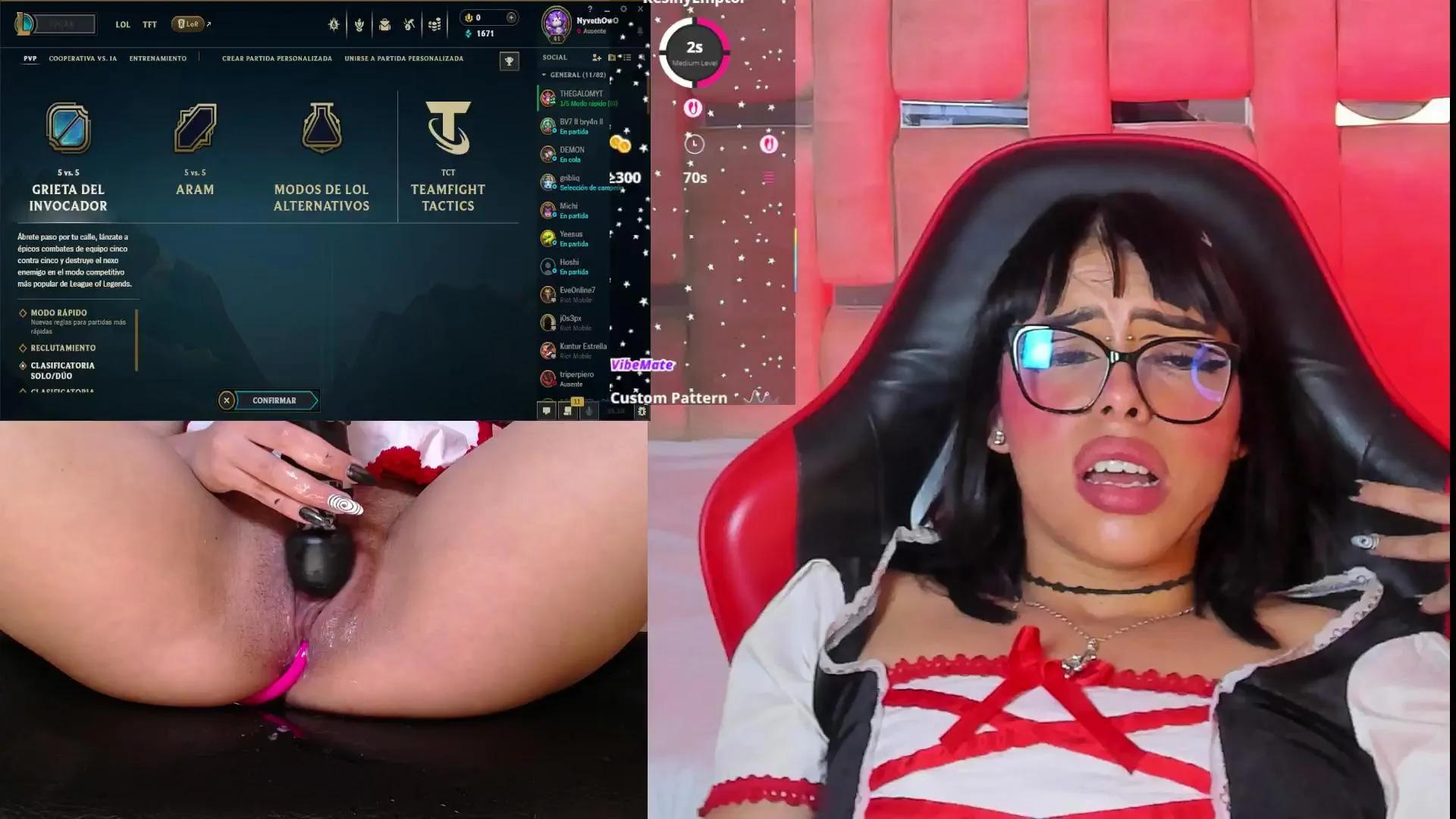 Offline Nyveth on Cam4