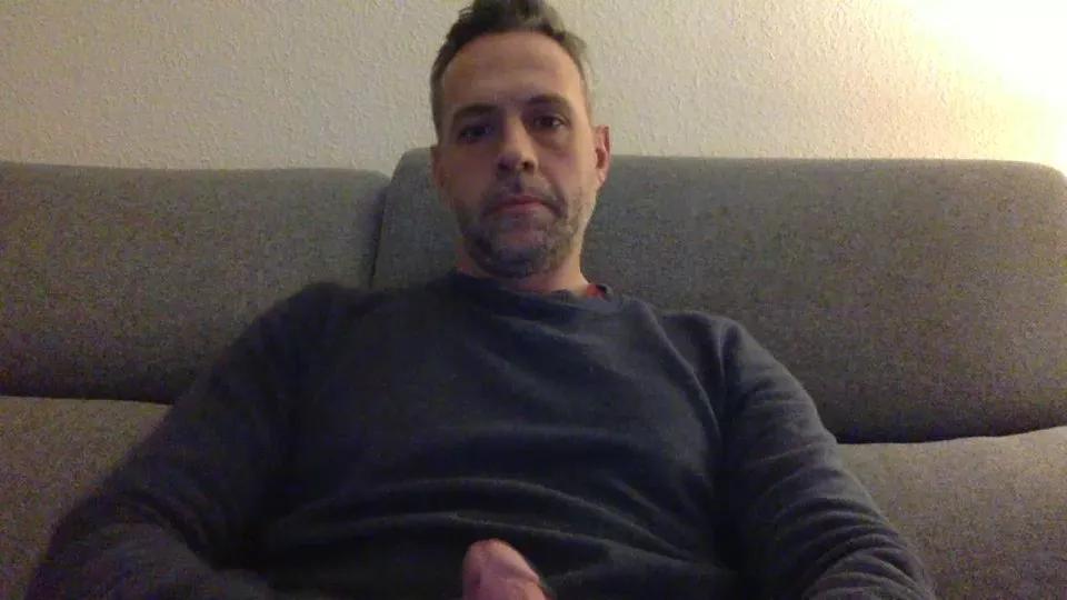 Offline omarbig88 on Cam4