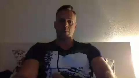 Offline omarbig88 on Cam4