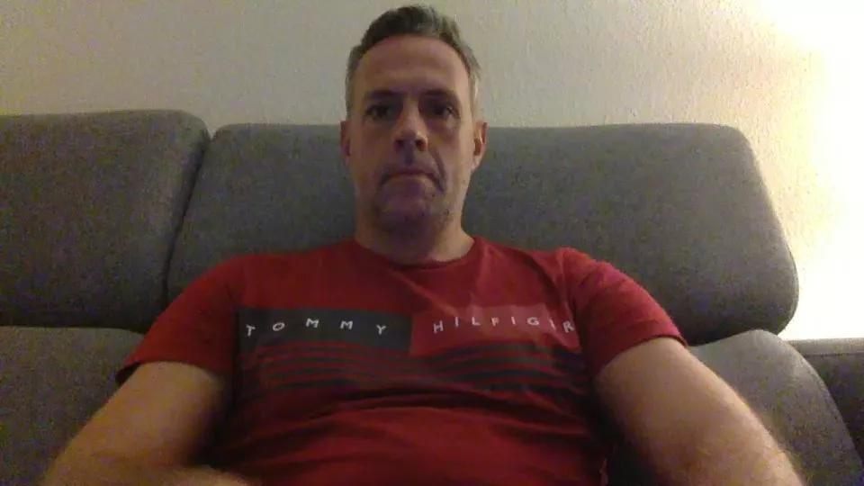 Offline omarbig88 on Cam4