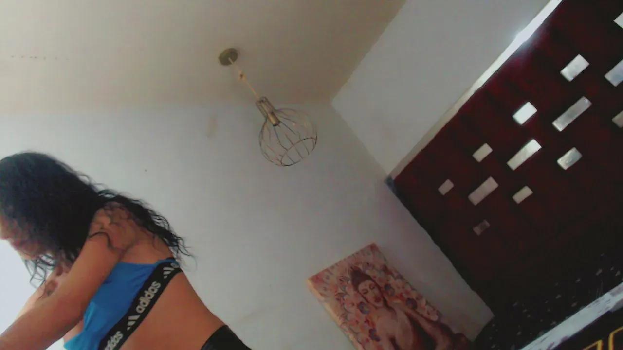 Freechat party_kendra1 on Cam4