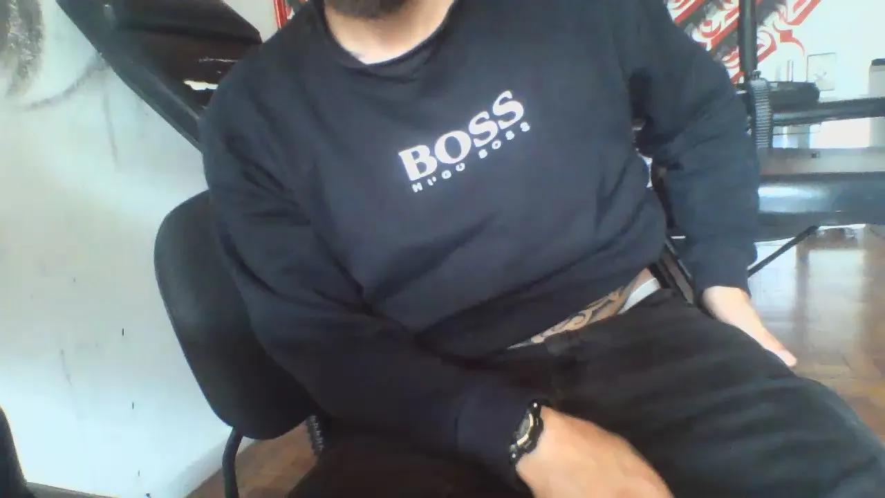 Pau_hot_23cm on Cam4