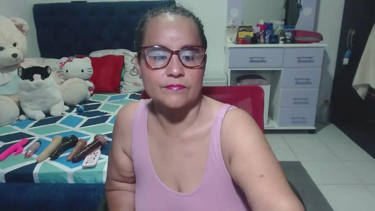 Offline pervert_hot4 on Cam4