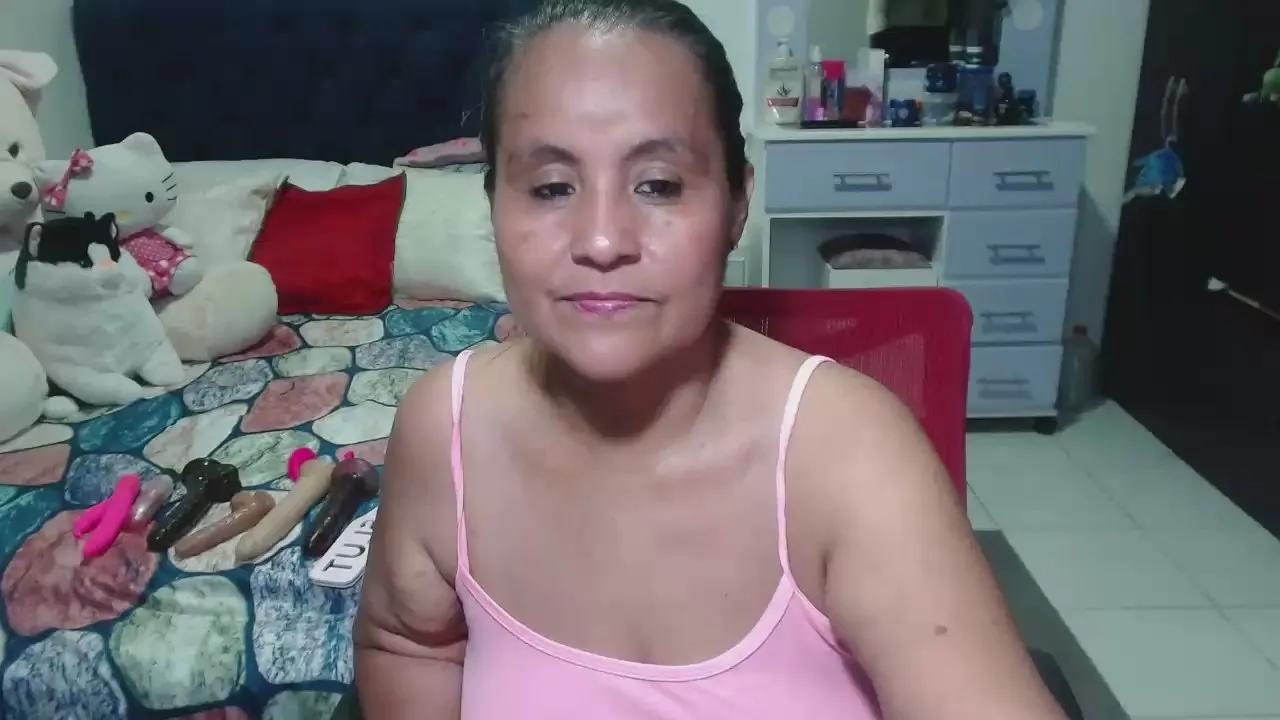 Offline pervert_hot4 on Cam4