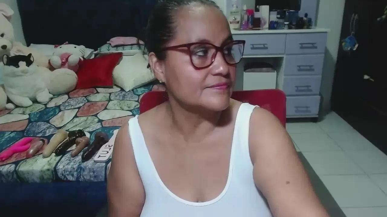 Offline pervert_hot4 on Cam4