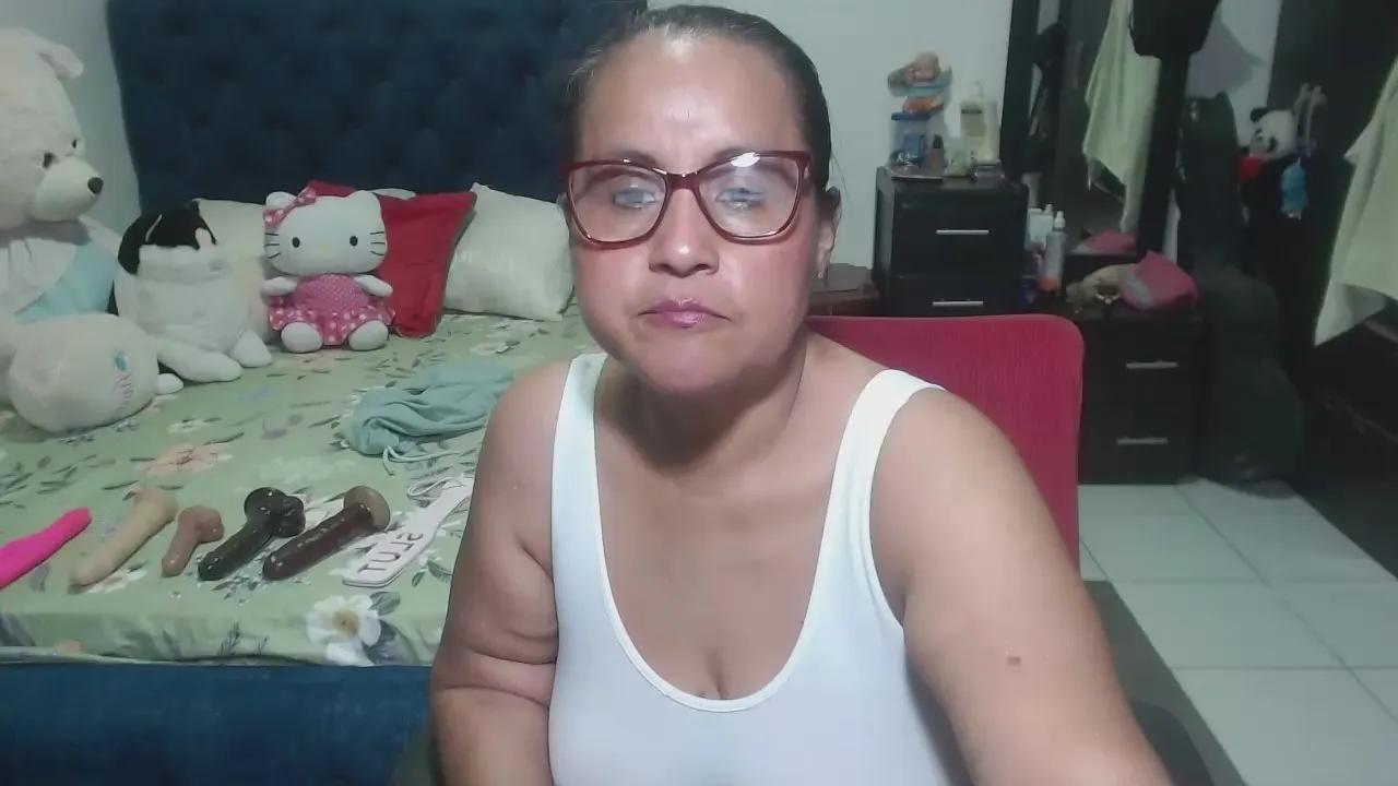 Offline pervert_hot4 on Cam4