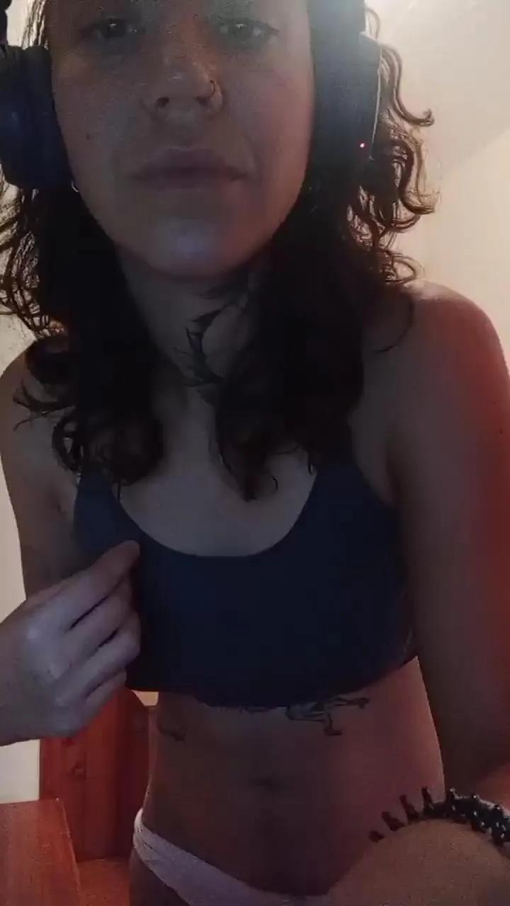 Offline Pink_Trinity on Cam4