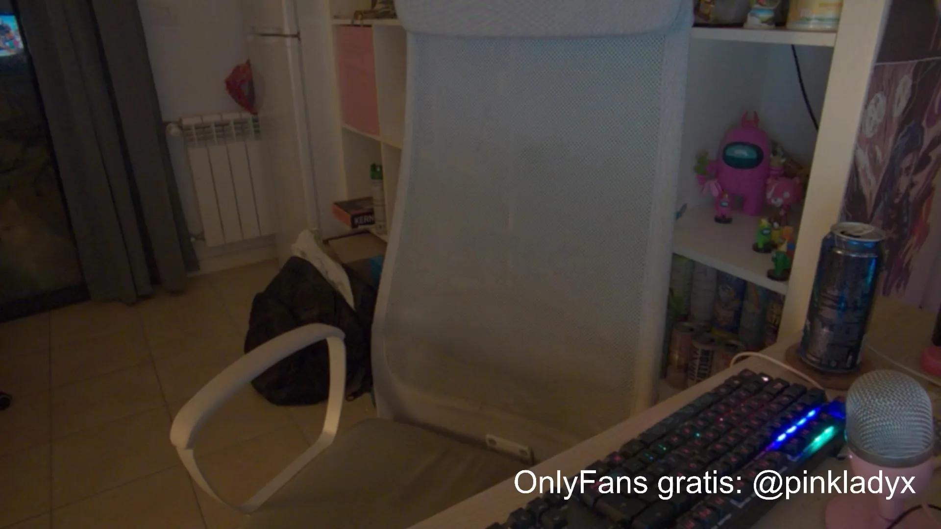 Offline pinkladyx2 on Cam4