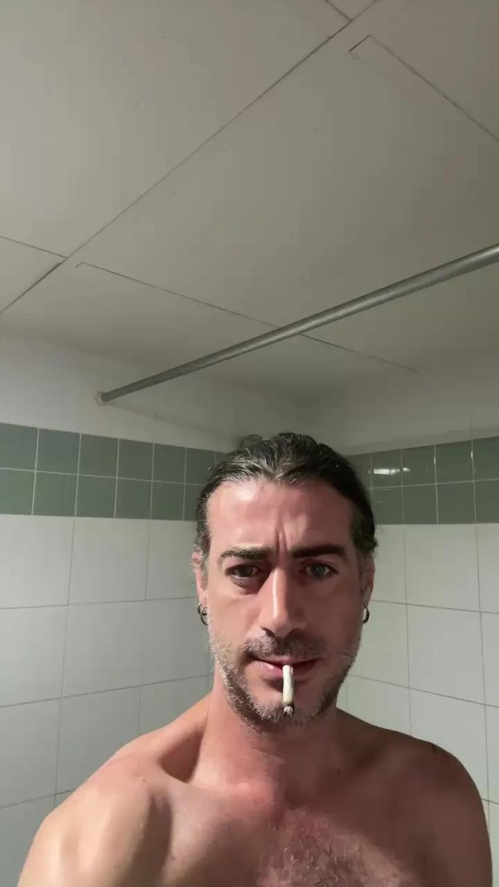 Offline Pollon29_cm on Cam4