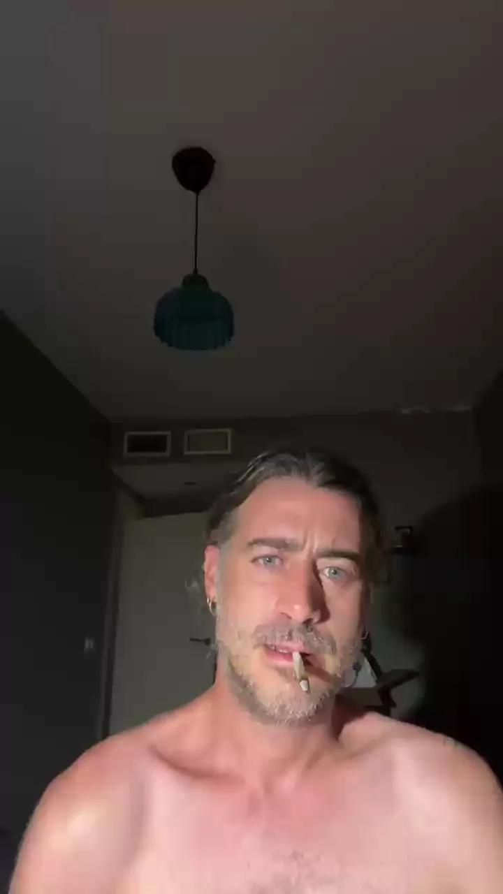 Offline Pollon29_cm on Cam4