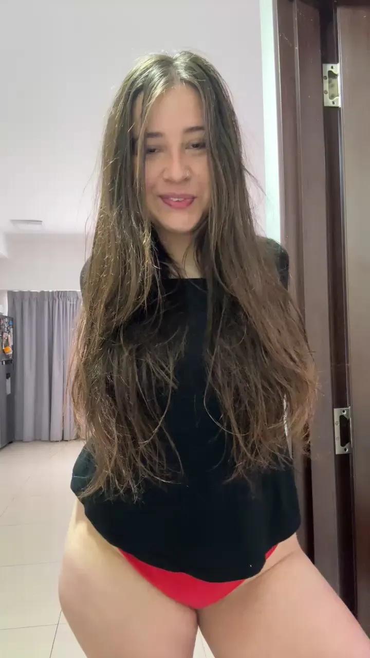 Offline Pradaxxx2 on Cam4