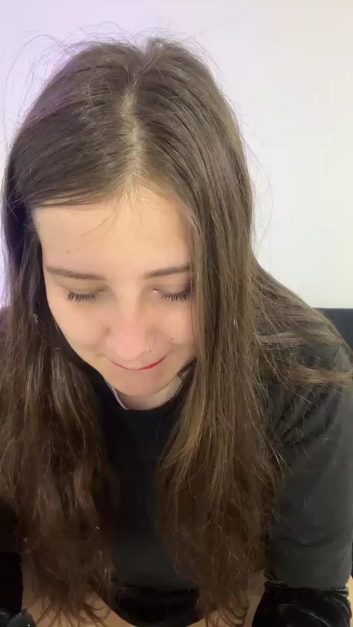 Offline Pradaxxx2 on Cam4