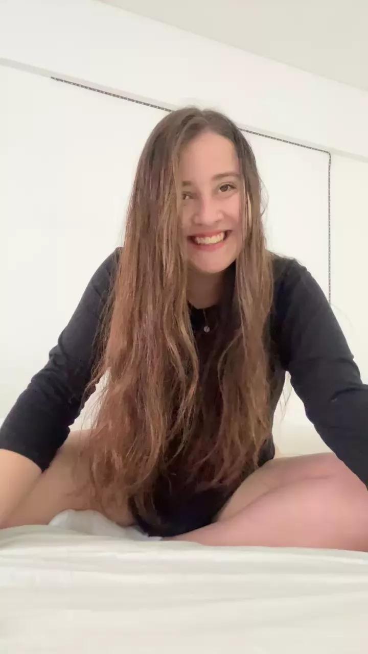 Offline Pradaxxx2 on Cam4