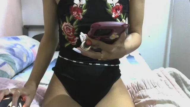 Offline Priscilla04 on Cam4