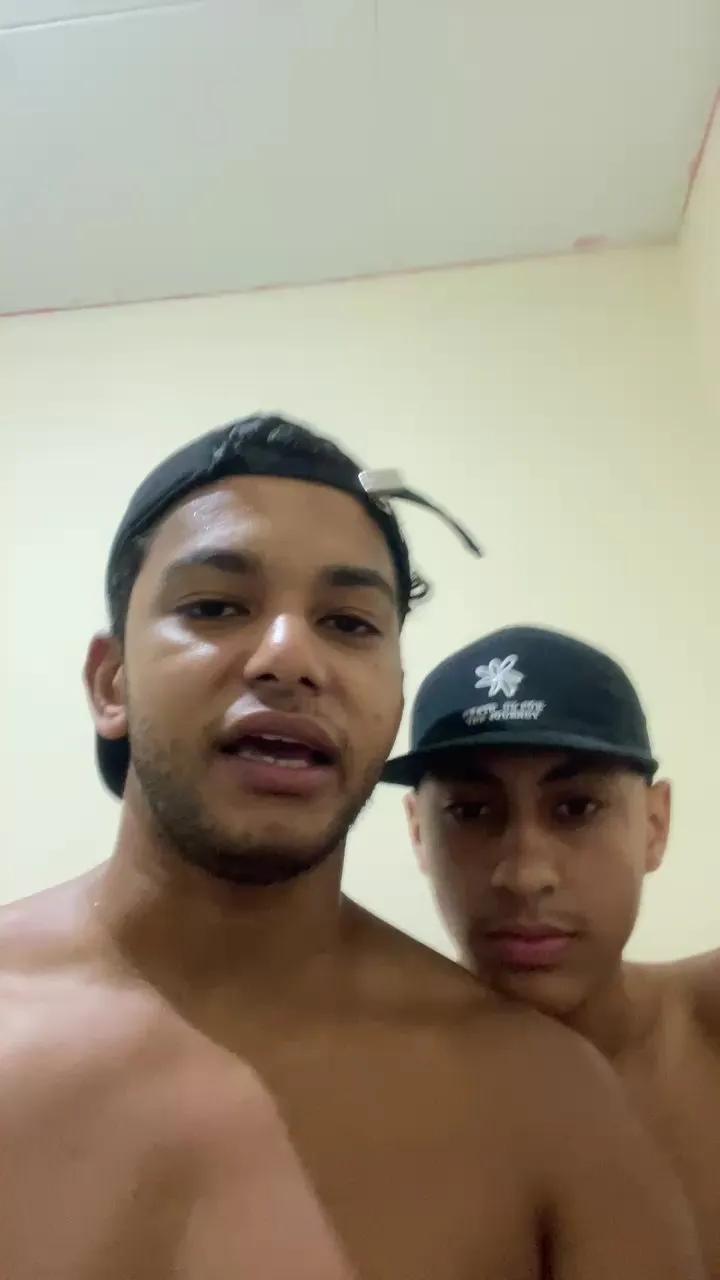 Offline PUTO6x6 on Cam4