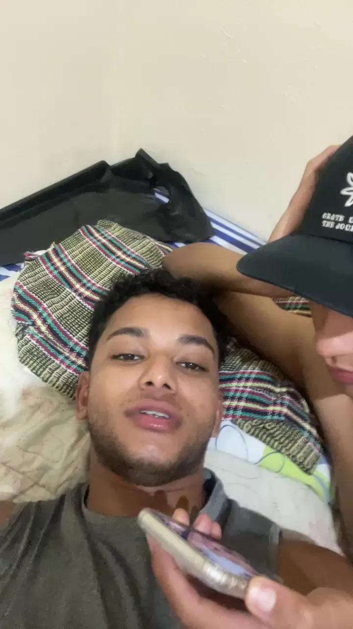 Offline PUTO6x6 on Cam4