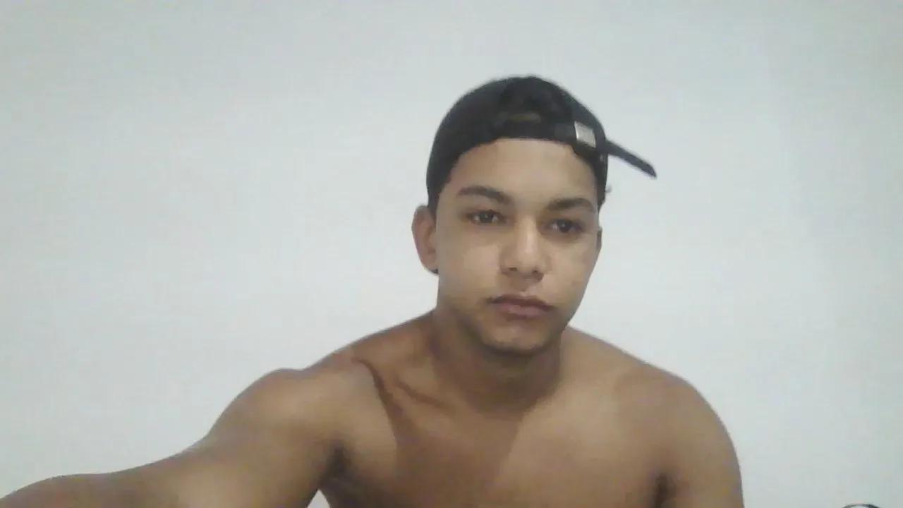 Offline PUTO6x6 on Cam4