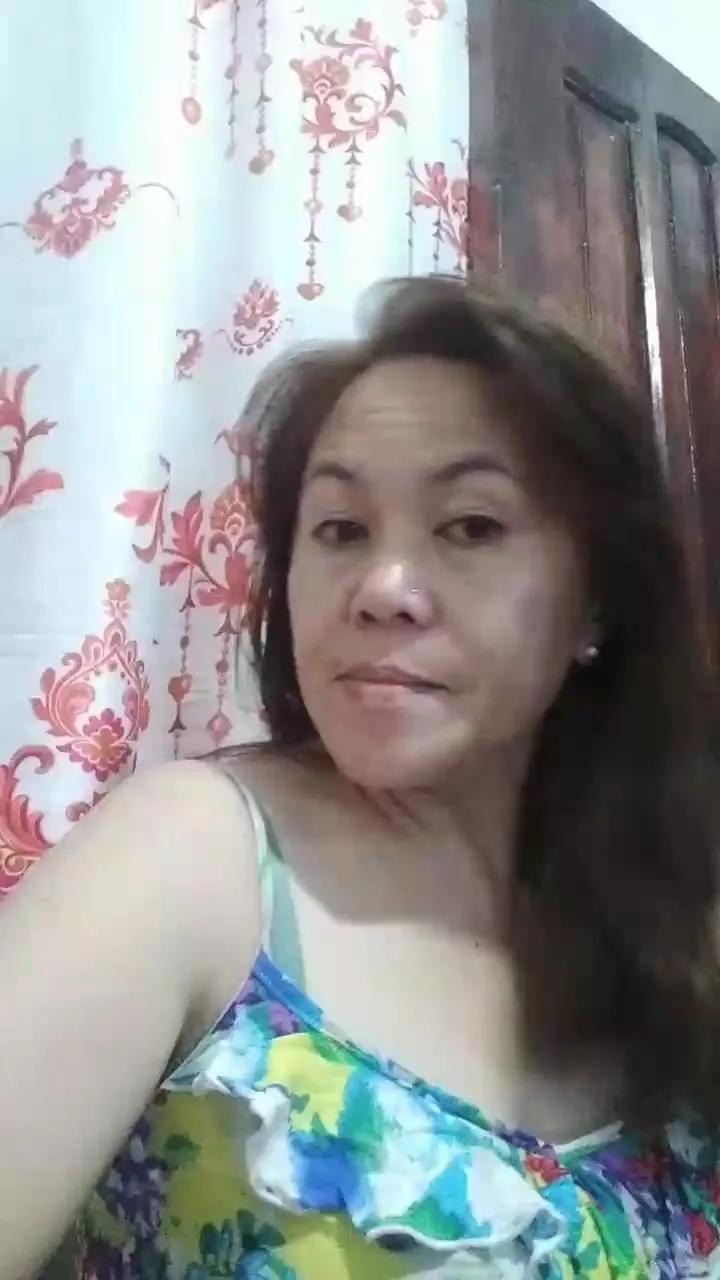 Offline Queenbee82 on Cam4