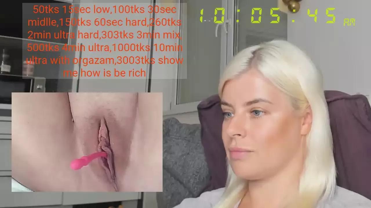 Offline queenofthenight on Cam4