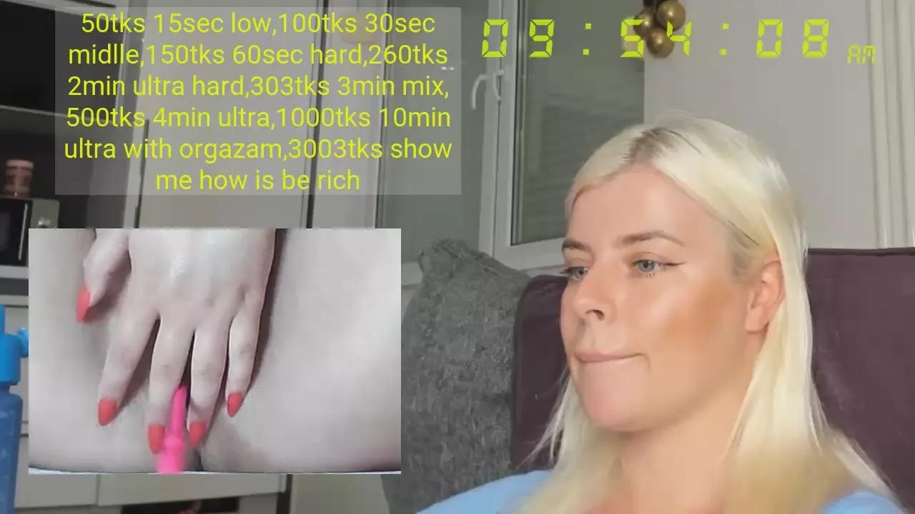 Offline queenofthenight on Cam4