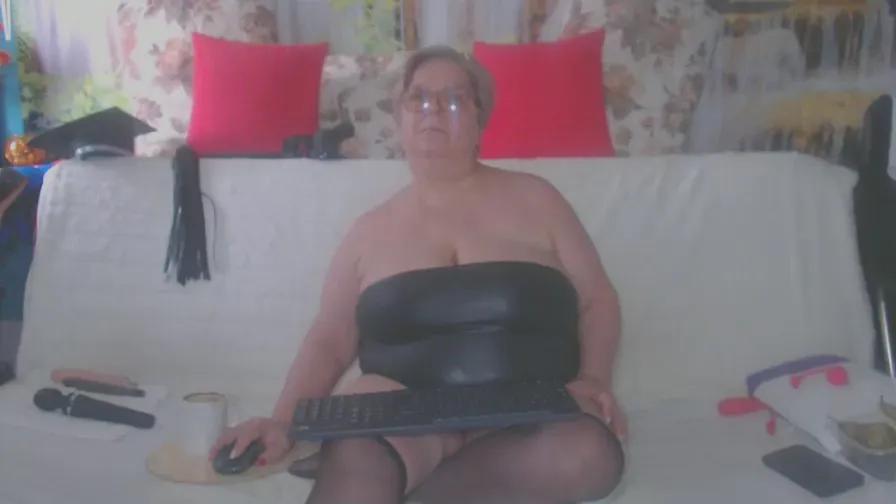 Offline QueenPammy on Cam4