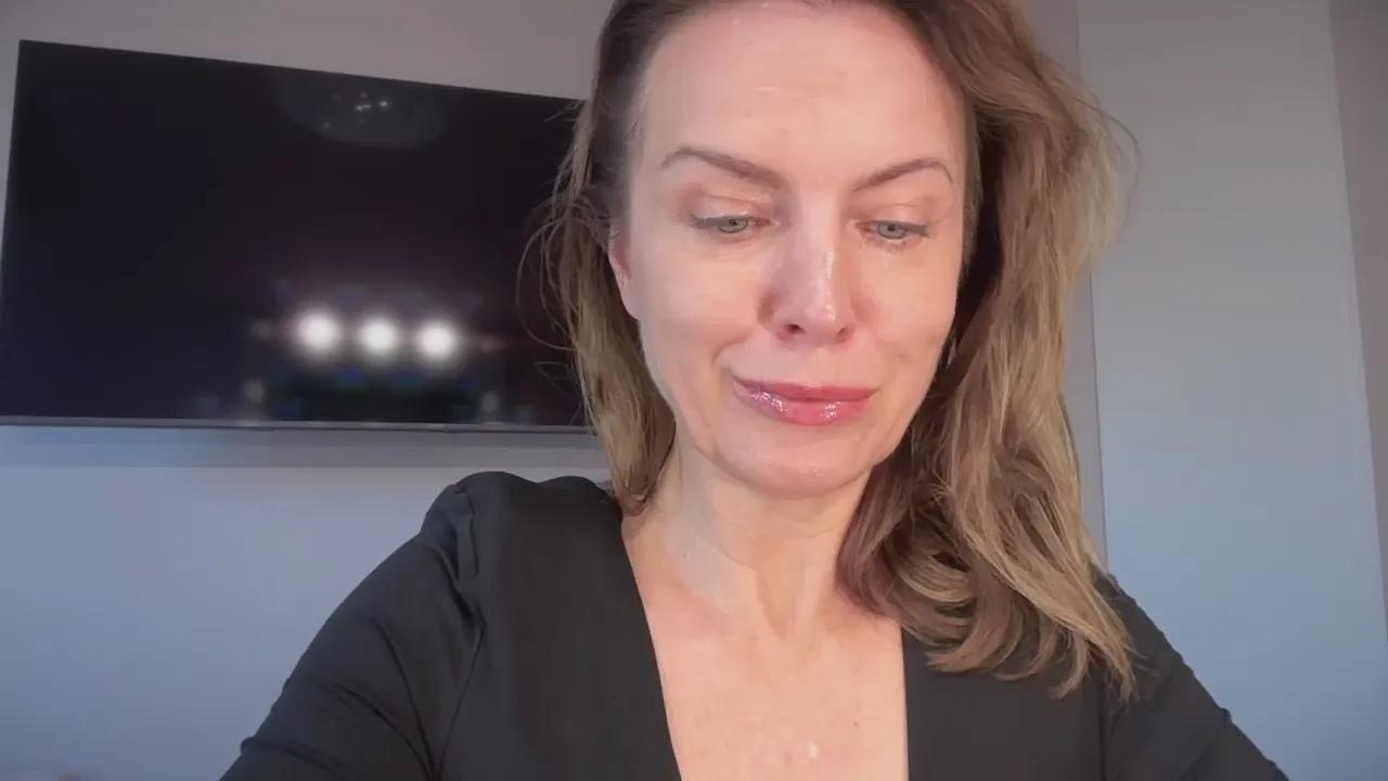 Offline RachelDoll on Cam4